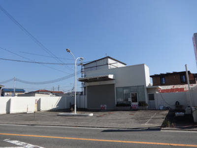 【外観】 | 二見山本店舗 | ガソリンスタンド跡地！