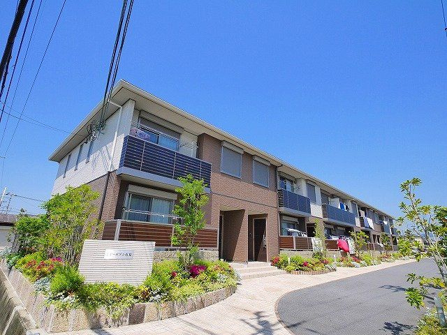 シャーメゾン石見の外観|落ち着いた雰囲気の外観です
