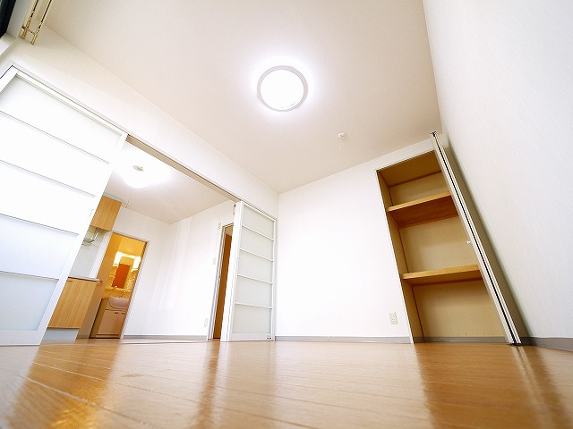 ハイツ松尾Aの洋室