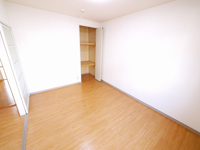 ハイツ松尾Aの寝室