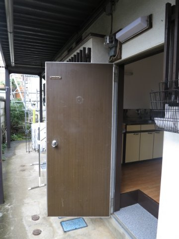 山本レジデンスＡ棟の玄関