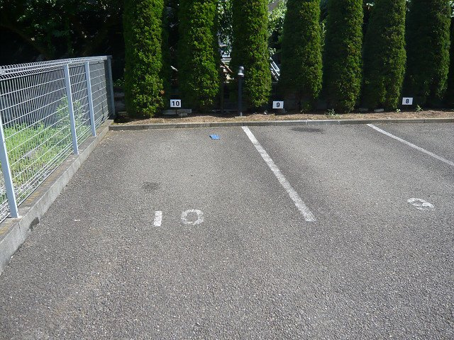 リバーサイドフレラ駐車場