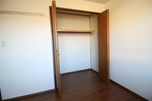 ラフォーレ・ポワールC棟の収納|同施工会社同型タイプの別の角部屋です（空き予定は中部屋です）