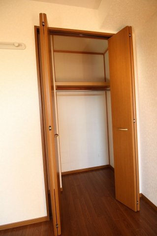 ラフォーレ・ポワールC棟の収納|同施工会社同型タイプの別の角部屋です（空き予定は中部屋です）