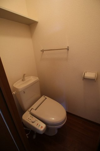 ラフォーレ・ポワールC棟のトイレ|同施工会社同型タイプの別の角部屋です（空き予定は中部屋です）