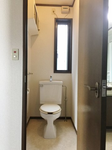 南横川一戸建のトイレ