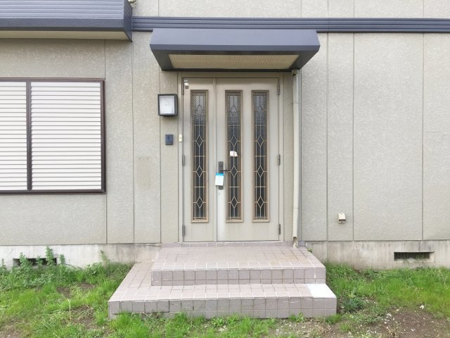 南横川一戸建の玄関