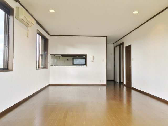 南横川一戸建の居間・リビング