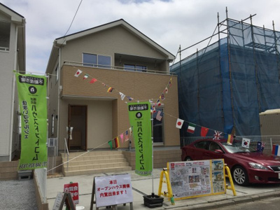 【外観】 | さいたま市緑区松木3丁目　新築分譲住宅全2棟　カースペース並列3台　敷地広々44坪　南西６M公道