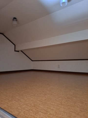 【内装】 | フォルス13 | 屋根裏部屋になります