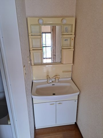 【洗面所】 | フォルス13 | 生活に欠かせない独立洗面台です