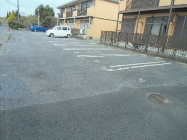 シティハイムアサノＢの駐車場