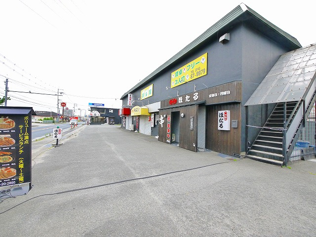 NEW245　1番館の駐車場