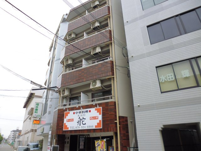 サングレイス西新町の外観