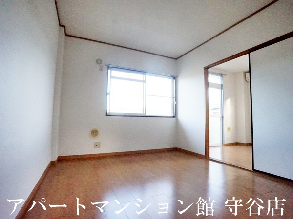 ヴィラ新守谷の寝室