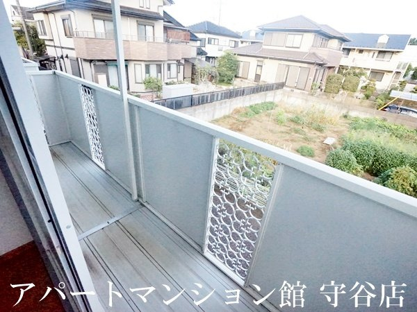 ヴィラ新守谷のバルコニー