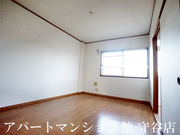 ヴィラ新守谷の寝室