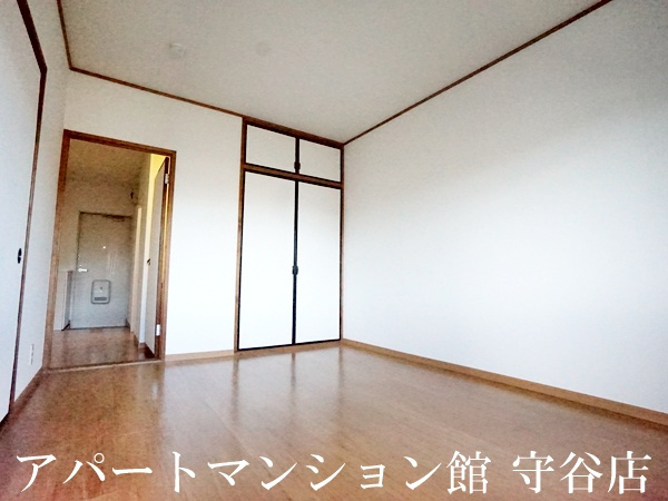 ヴィラ新守谷の寝室
