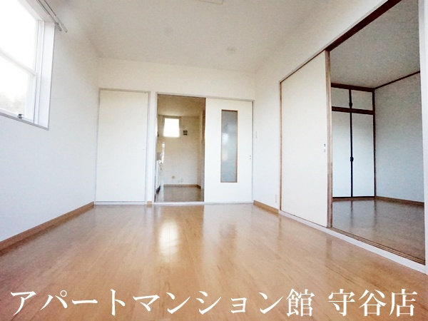 ヴィラ新守谷の洋室
