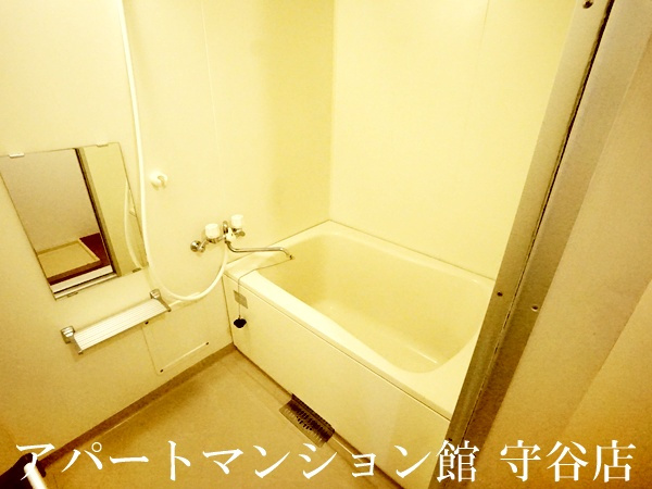 ヴィラ新守谷の浴室