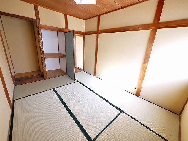 大西邸の和室|和室ならではの温かな和の空間で寛ぎの時間を過ごせます