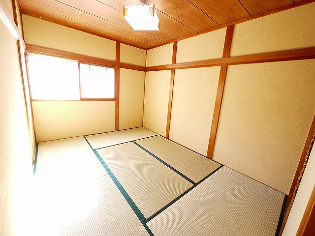 大西邸の和室|柔らかい畳が心地よい和室