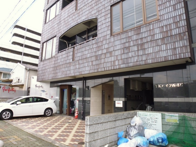 YKハイツ西明石のエントランス