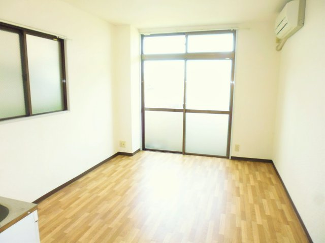 プレアール有瀬の洋室