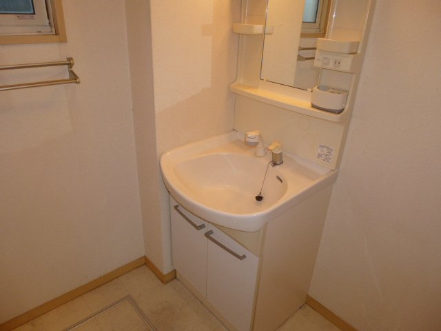 エッセ・ナイガイＡの独立洗面台|洗髪洗面化粧台