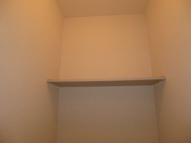 エッセ・ナイガイＡのトイレ|上部棚