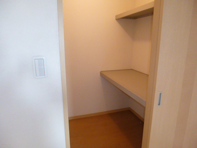 エッセ・ナイガイＡの収納|ウォークインクローゼット