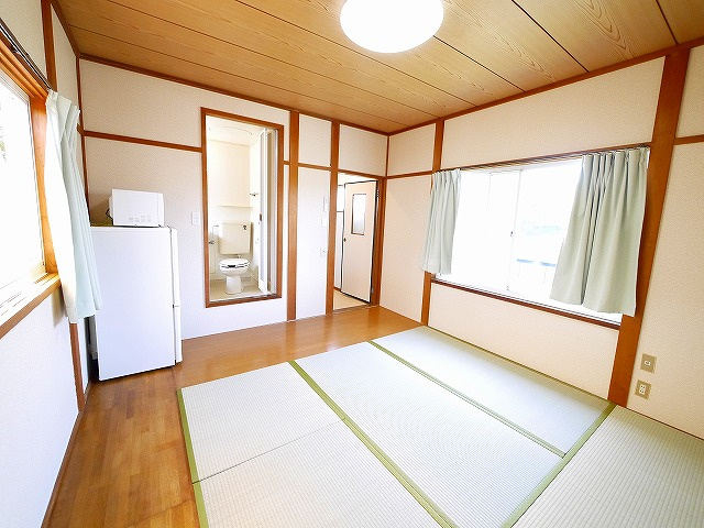 グリーンハイツⅠ（九条町）の内装|明るい室内です