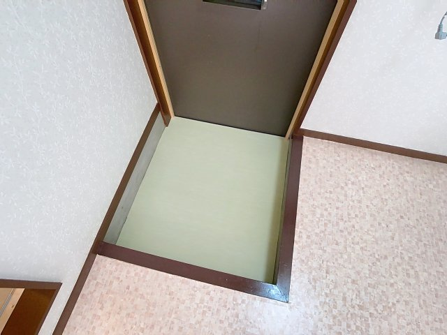 霞城ハイツの玄関