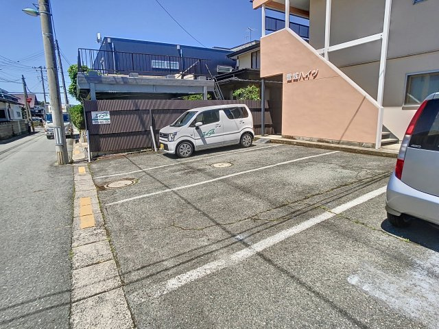 霞城ハイツの駐車場