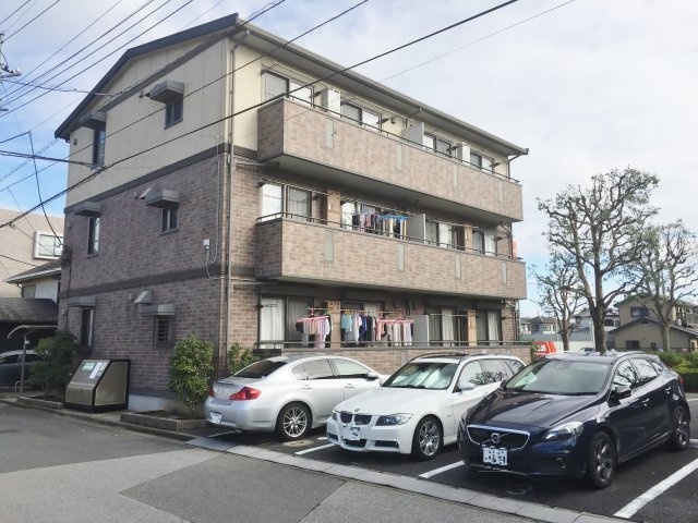 セルブランドS棟の駐車場