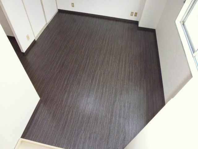 ハイツ樽屋町の洋室