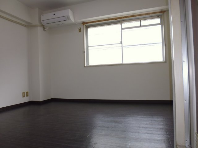 ハイツ樽屋町の洋室