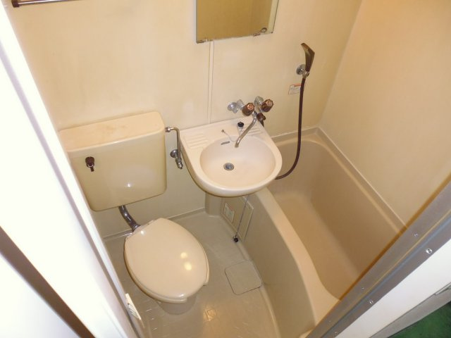 ハイツ樽屋町の浴室