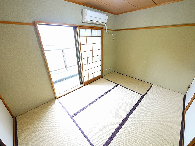 楠本第二ビルの和室|フローリングだけでなく、和室もあります