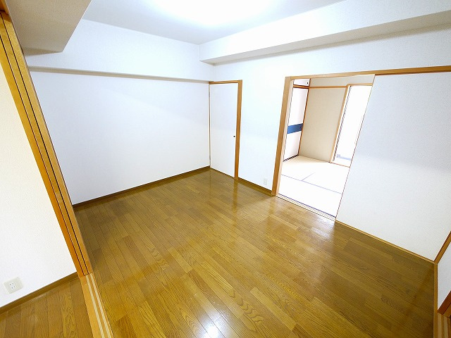 楠本第二ビルの洋室|個人の部屋や寝室として使える洋室です