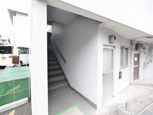 マンション　ヒライのその他共用部分|2階へ上がる階段