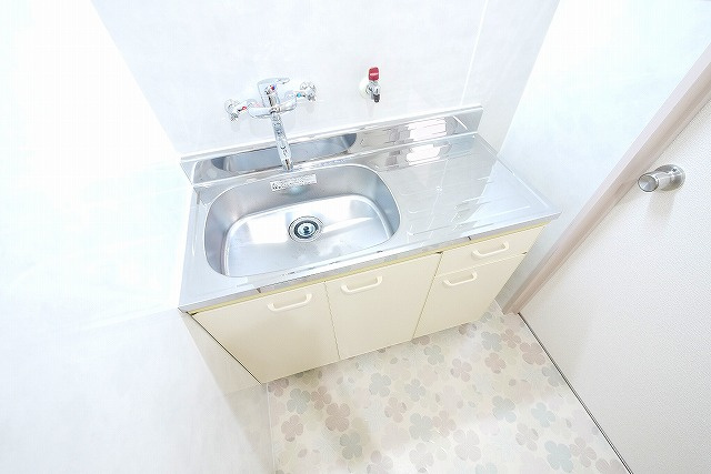 コーポ諏訪柳町のキッチン|キッチンでお料理をお楽しみください