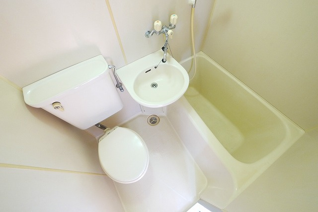 コーポ諏訪柳町の浴室|きれいなお風呂です