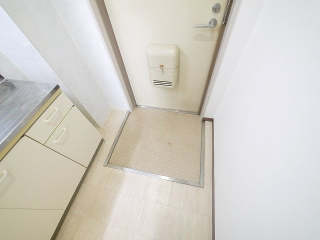 コーポ諏訪柳町の玄関|きれいな玄関です