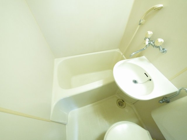 コーポ諏訪柳町の浴室|お風呂です