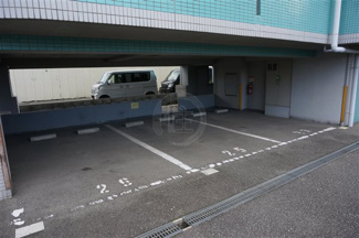 【駐車場】