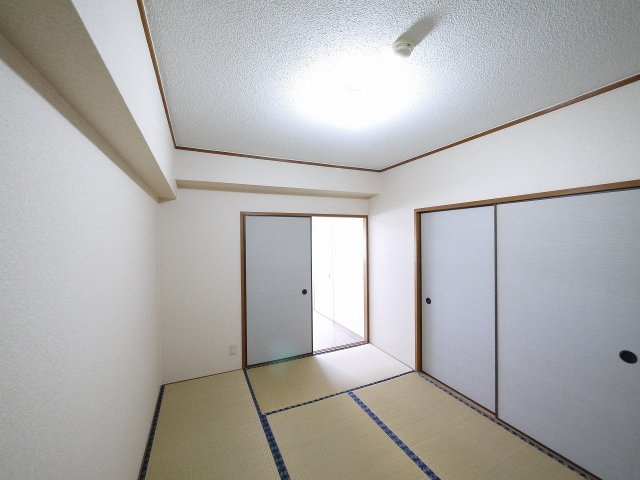 サンプラザ南京終の和室|い草の香りが落ち着く素敵な和室です