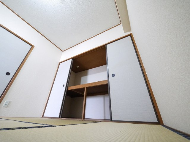 サンプラザ南京終の収納|収納スペース豊富です