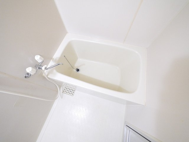 サンプラザ南京終の浴室|日々の疲れを癒すお風呂付です