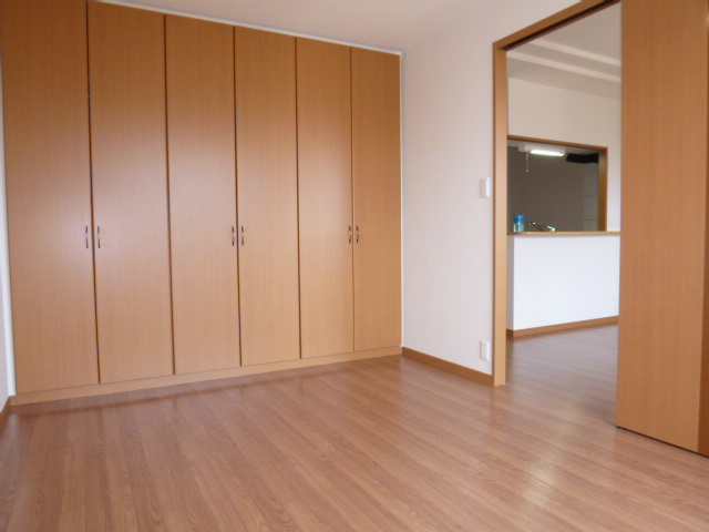 グラシアスの洋室